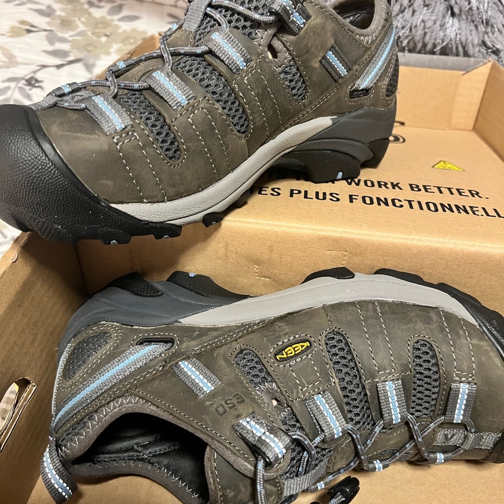 Keen Brown Hiking Shoes with Blue Accents